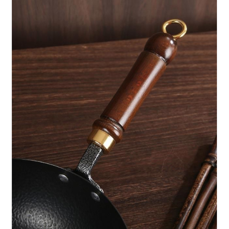 Frigideira Alta de Ferro Resistente Anti Aderente Com Tampa e Cabo de Madeira 28cm